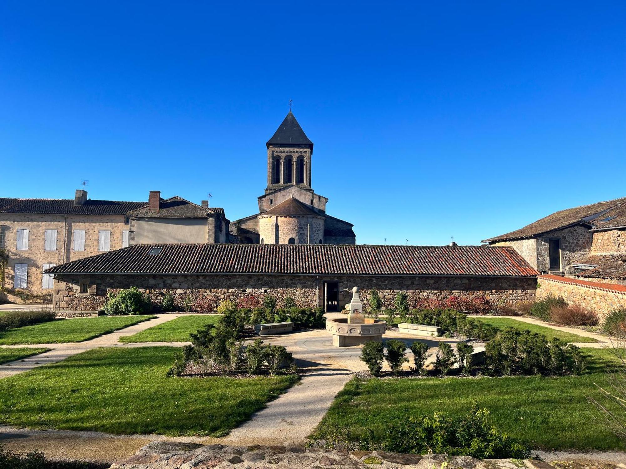 Gite A L'Ombre Des Magnolias Lesterps Exterior foto